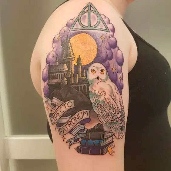 Tatuagem no braço colorida do Harry Potter