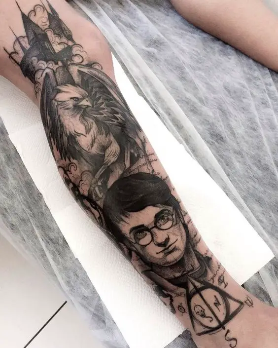 Tatuagem na perna do Harry Potter
