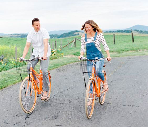Passeio de bicicleta com namorada Passeio de bicicleta com namorada