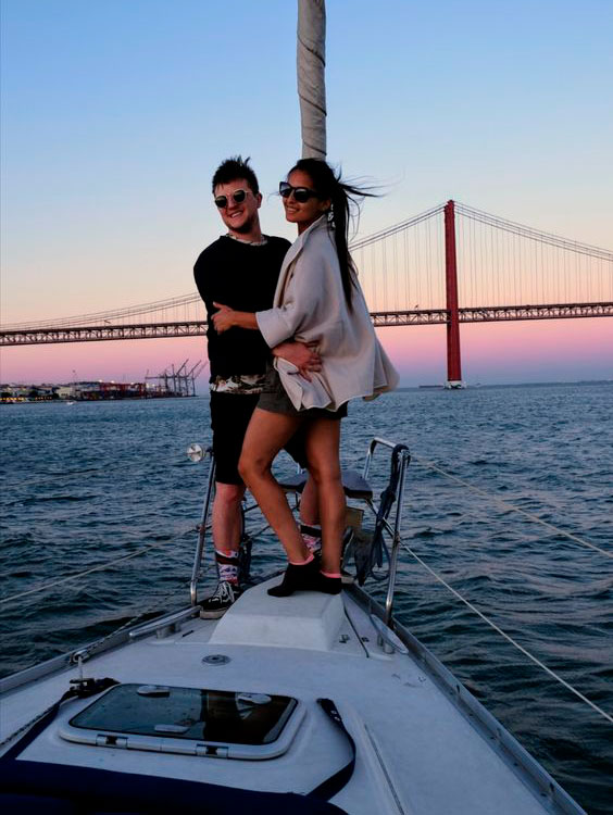 Passeio de barco no Dia dos Namorados Passeio de barco no Dia dos Namorados