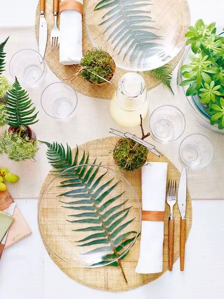 Use elementos naturais na arrumação da mesa de jantar