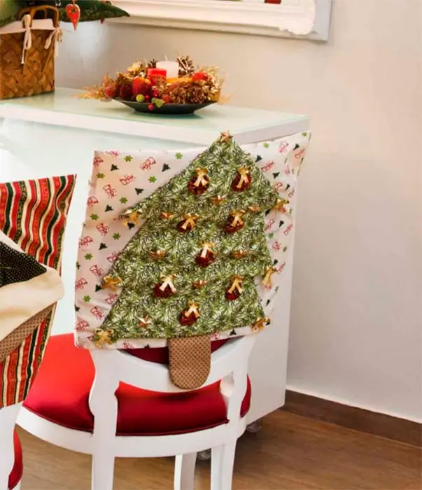 Capa de cadeira com árvore de Natal