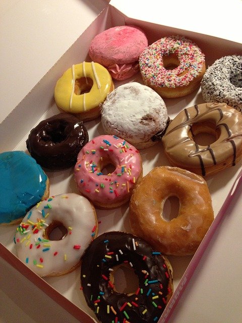 Coloque donuts para alegrar o café da manhã